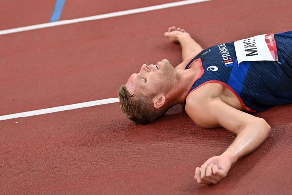 Tokyo - le Montpelliérain Kevin Mayer encore une fois médaillé d'argent du décathlon. C'est son second titre de vice-champion olympique après celui de 2016 à Rio - 5 août 2021.