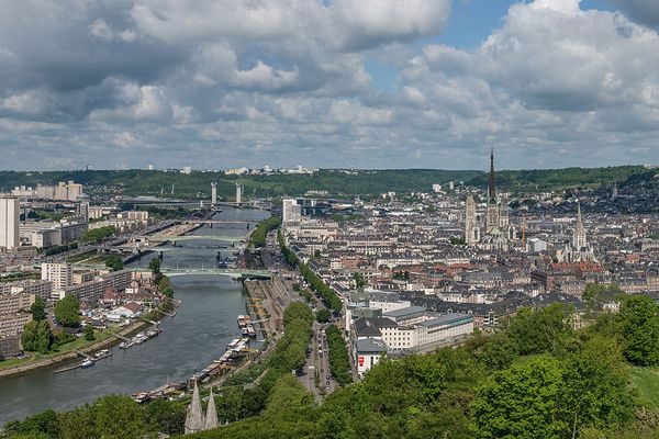 Rouen sous les nuages, ce DIMANCHE.