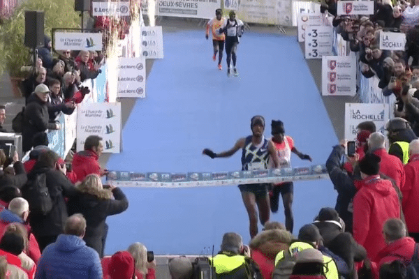 BERHANU HEYE, vainqueur du Marathon de La Rochelle en 2h10'49''.