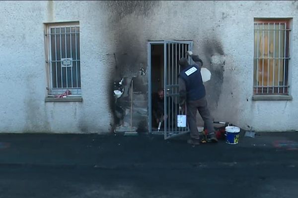 A Darnétal, au lendemain de l'incendie devant le poste de Police Nationale