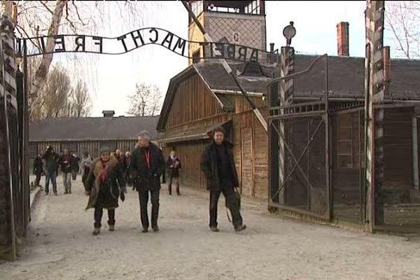 Avec Ginette Kolinka des lycéens caennais visitent Auschwitz-Birkenau 