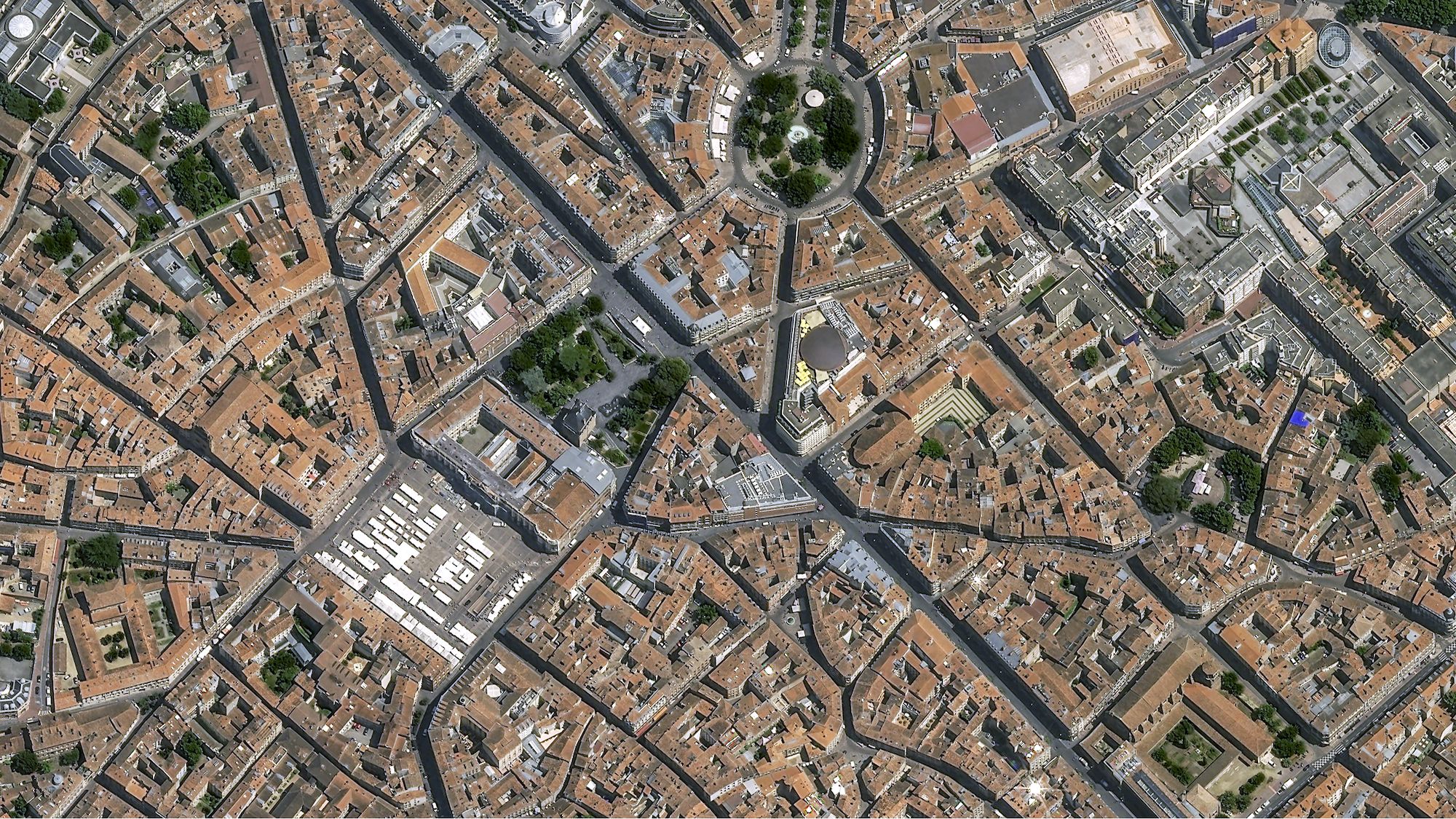 Toulouse Admirez Les Photos Haute Resolution De La Ville Rose Prises Par Le Satellite Pleiades Neo 3 Concu En Bigorre