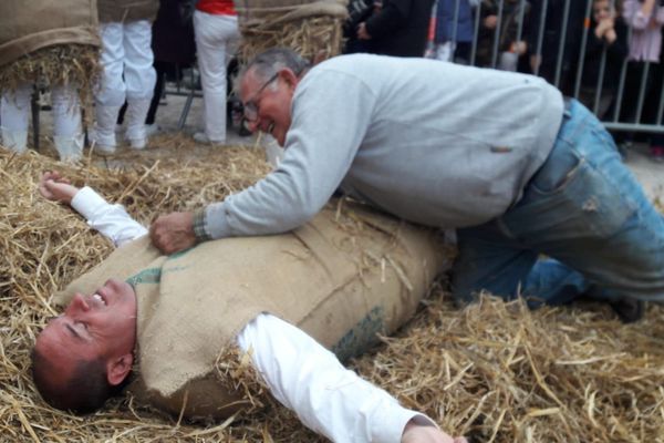 Un homme déguisé en Pailhasse - 6 mars 2019