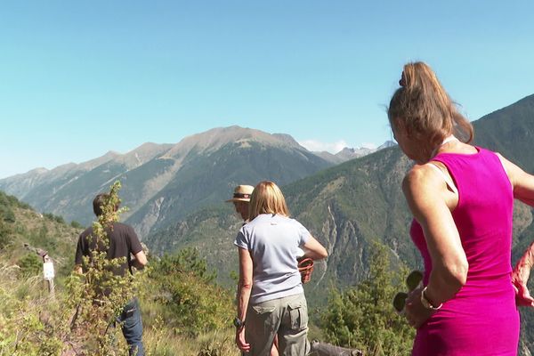 En retard par rapport à son voisin italien pour l'application de la charte européenne du tourisme durable, le parc national du Mercantour a initié le développement de Mercantour écotourisme.