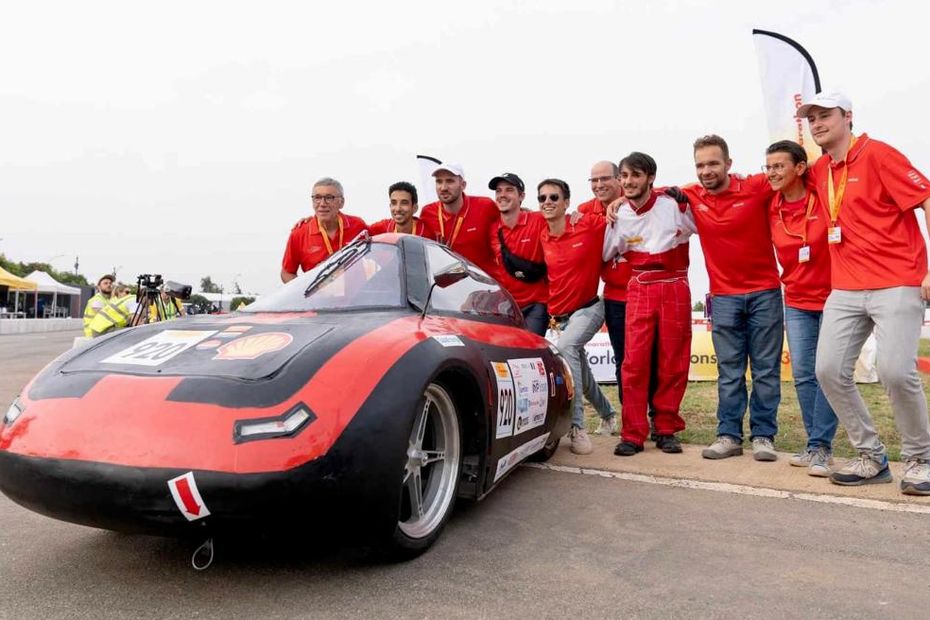 with their hydrogen vehicles, these students became world champions in car competitions