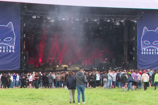 La grande scène des Nuits Secrètes : 50 000 personnes sont attendues sur les 3 jours de festival.