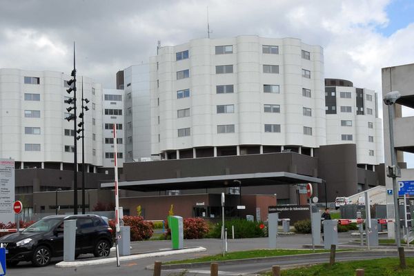 Entrée du Centre Hospitalier de Valenciennes