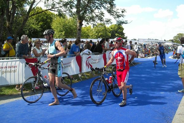 France Télévisions vous fait vivre les championnats du monde de triathlon longue distance de l'intérieur