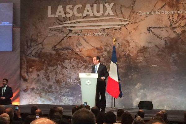 François Hollande a inauguré samedi le Centre international d'art pariétal de Montignac en Dordogne