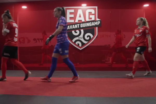 L'équipe féminine En Avant Guingamp, dans le documentaire "Sur la touche"