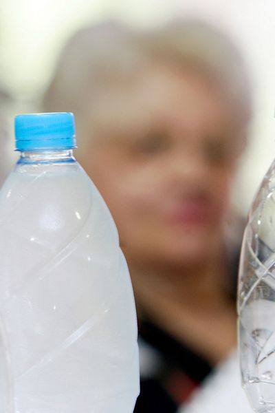 En France, 25 millions de bouteilles d'eau en plastique sont jetées chaque jour.