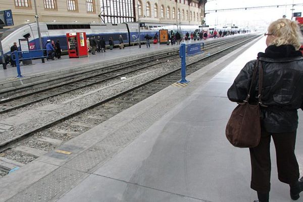 En gare Saint Charles à Marseille - Archives