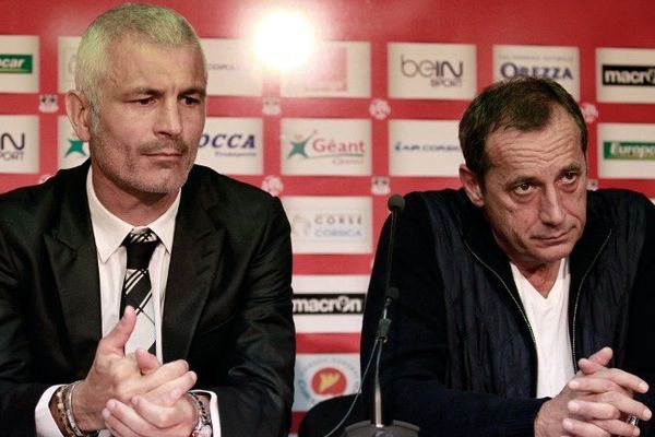 Fabrizio Ravanelli et  Alain Orsoni lors de leur conférence de presse après le match Ajaccio vs Valenciennes le 2 novembre 2013  