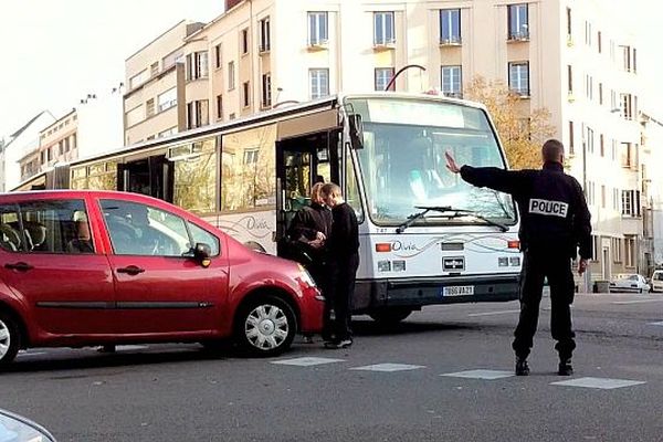 L'accrochage a eu lieu rue du Transvaal à 14h45.