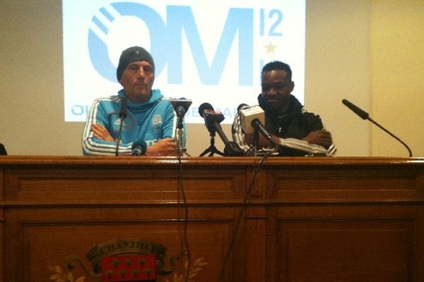 Elie Baup, l'entraîneur, et Steve Mandanda, le gardien de but de l'OM, ont mené la conférence de presse de la journée