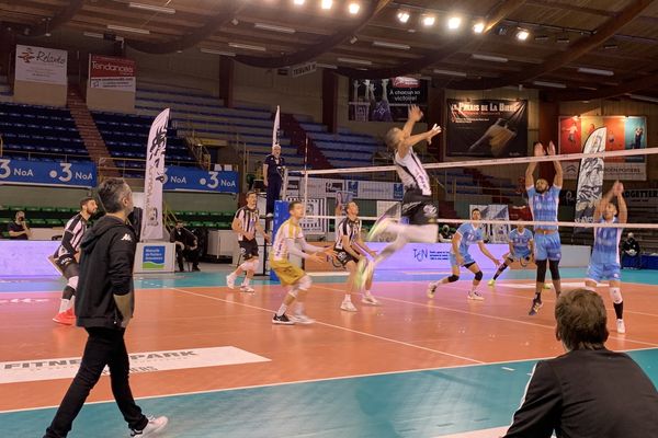 Victoire du Stade Poitevin Volley trois sets à deux face à Montpellier