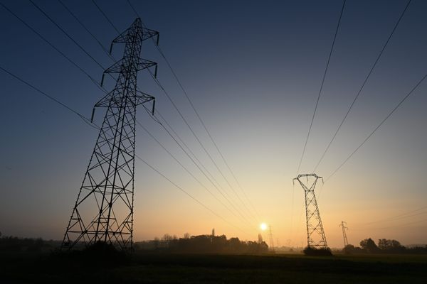 Ligne très haute tension