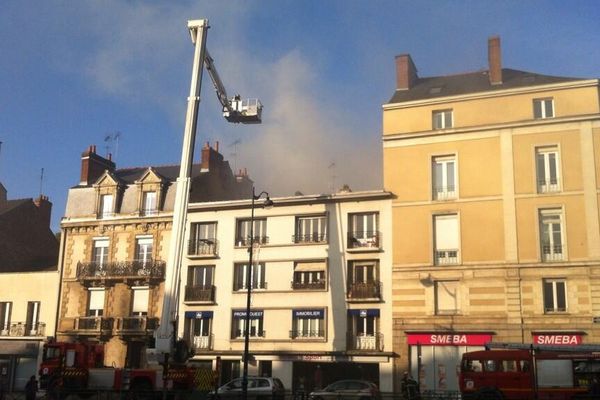 L'immeuble donne sur les suais de la Vilaine