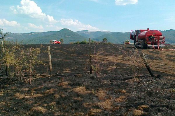 La commune de Saint-Diéry est située près de Besse, dans le Puy-de-Dôme. 5 hectares de brousailles sont partis en fumée.