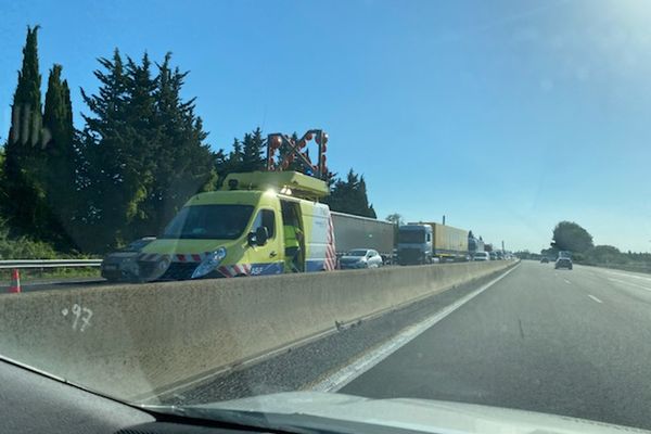 Nîmes - un accident sur l'A9 a provoqué un important bouchon durant plus de 2 heures - 5 juillet 2022.