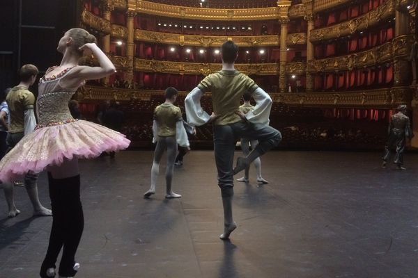 Les petits rats de l'Opéra de Paris.