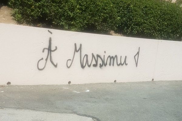 Sur les murs de l'île, des graffitis en mémoire de Massimu Susini fleurissent