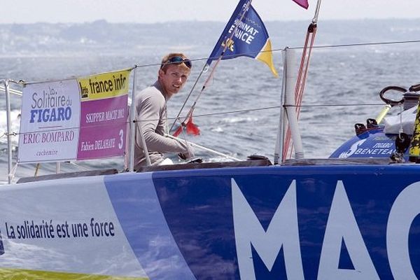  Fabien Delahaye, premier au classement général, rentre au port de Roscoff pour avarie puis repart, le 22 juin 2014.