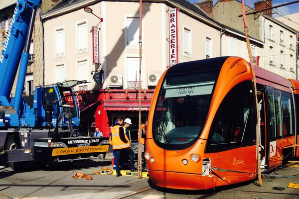 Accident entre un tram et une voiture le 30 octobre 2017