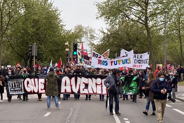 1500 personnes se sont rassemblées à Dijon pour manifester.