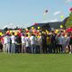 Un lâcher de ballons aux couleurs des Sangs et Or, club fétiche du jeune homme.