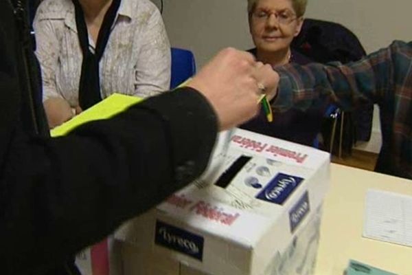 Seuls les militants du Puy-de-Dôme devront retourner aux urnes pour un second tour vendredi