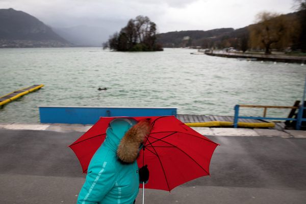 -Photo d'illustration - Mauvais temps sur les bords du lac d'Annecy en Haute-Savoie