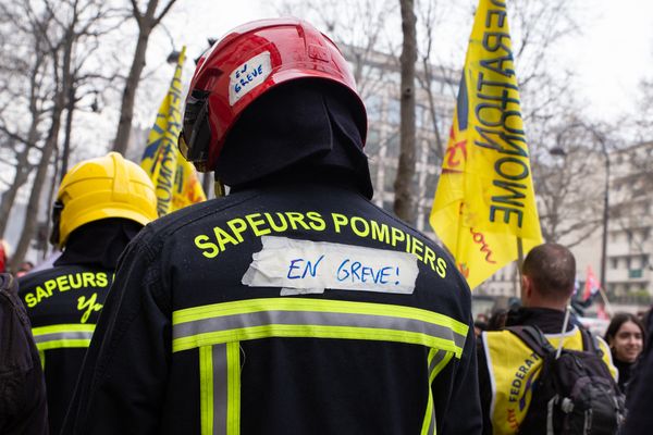 Illustration. Neuf organisations syndicales des sapeurs-pompiers ont appelé à la grève, ce jeudi 16 mai, et à une manifestation à Paris.