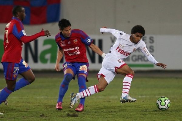 Ligue 2 - 27eme journee, Dingome (AS Monaco) échappe à Touré et Romey 