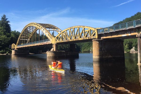 Le Taurion est la limite naturelle entre la Haute-Vienne et la Creuse. 