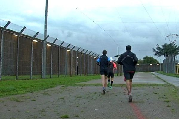 Un marathon en prison, 66 tours de 638 mètres