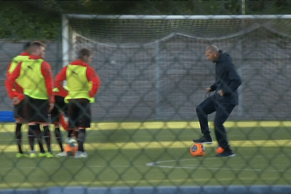 Entraînement à huis-clos pour Zinedine Zidane à la Piverdière