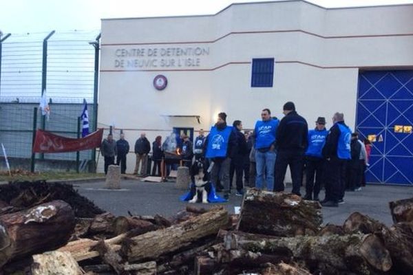 Les manifestations des gardiens de prison devant le site de Neuvic en janvier 2018