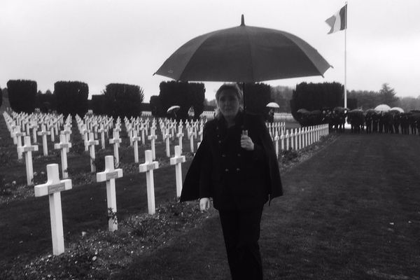 Marine Le Pen à la nécropole de Douaumont