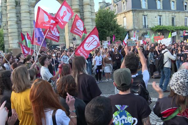 Une mobilisation contre l'extrême droite a eu lieu dans la soirée du lundi 10 juin, à Bordeaux.