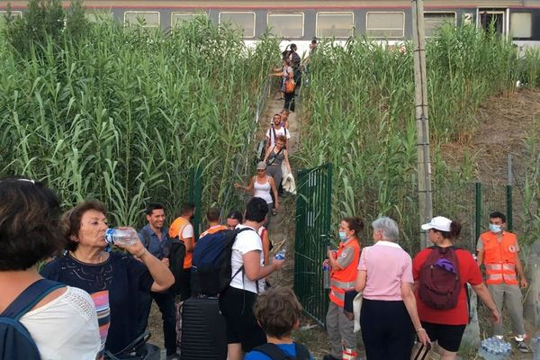 Arrêt forcé en pleine voie, à Montpellier, pour les 480 voyageurs du train Intercités entre Bordeaux et Marseille, jeudi soir.