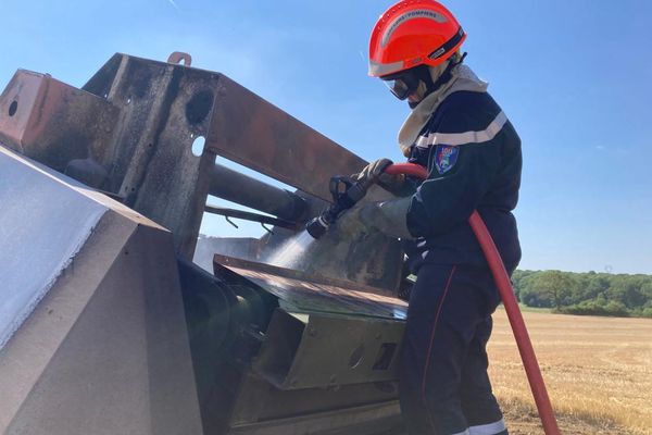 Incendie de moissonneuse-batteuse dans les Vosges en juillet 2022