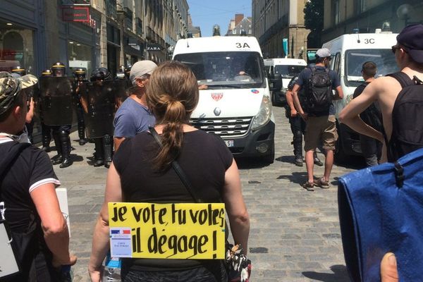 Les manifestants n'ont pu accéder au centre historique à cause des CRS