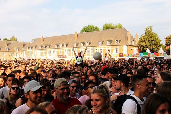 Le public du Main Square Festival d'Arras lors de l'édition 2019.