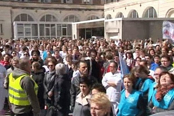 Débrayage à l'hôpital Pasteur, ce jeudi 18 avril. Un mouvement de protestation qui a fortement mobilisé.