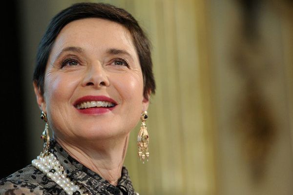 Isabella Rossellini décernera le Prix et le palmarès Un Certain Regard le samedi 23 mai, veille de la clôture du Festival.