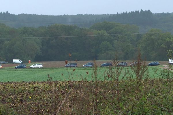 Les fouilles ont débuté mardi 24 septembre à Rouvray (Yonne), au "cimetière d'Emile Louis".