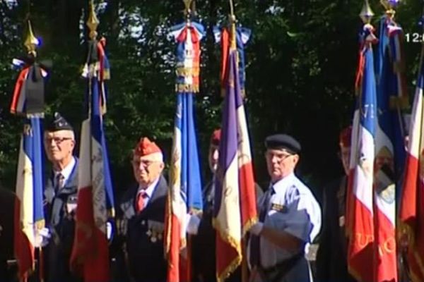 Les porte-drapeaux.