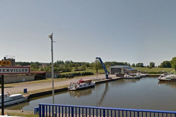 C'est à proximité du port de Niderviller qu'a été retrouvé le corps d'une jeune fille lundi 29 avril 2019.