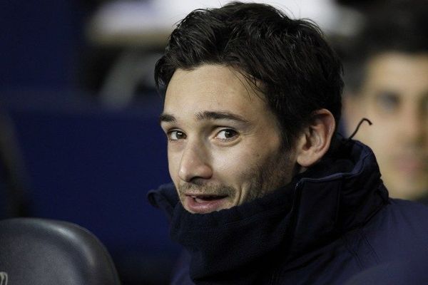 Lloris aura-t-il la permission de jouer devant son ancien public ou restera -t-il sur le banc des remplacants  ? 